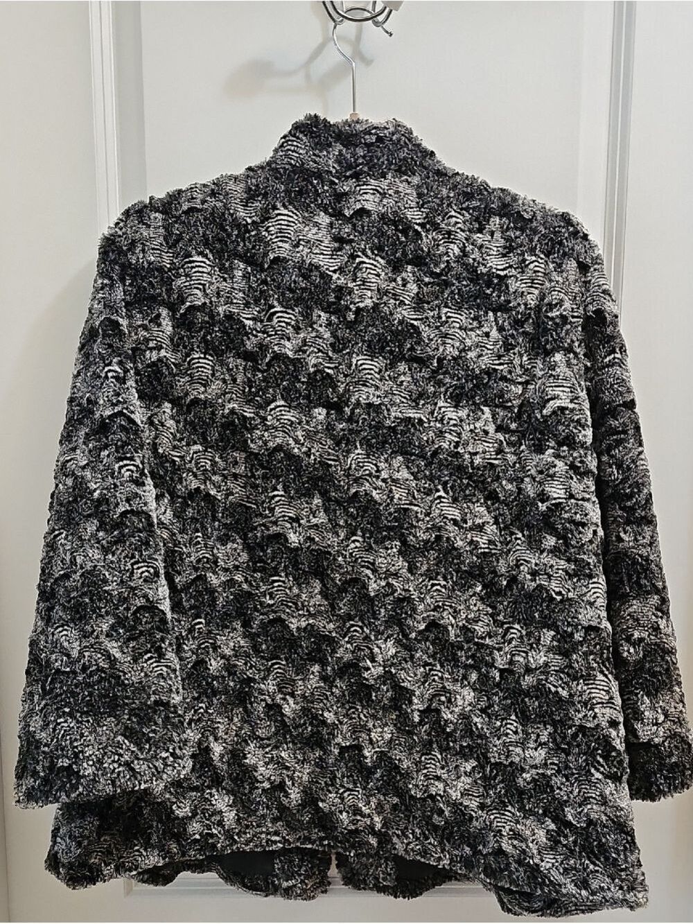 Alfred Dunner Black & White Textured Faux Fur Coat - Picture 4 of 5